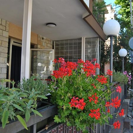 Le Aromatiche B&B Viserbella di Rimini Exterior photo
