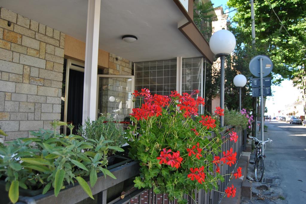 Le Aromatiche B&B Viserbella di Rimini Exterior photo