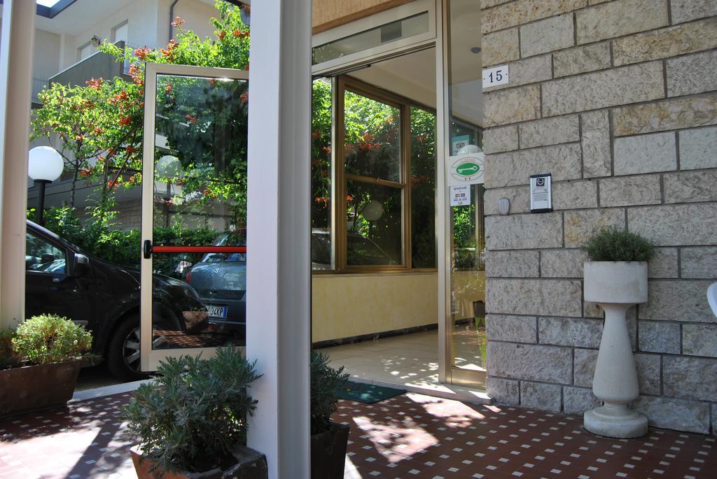 Le Aromatiche B&B Viserbella di Rimini Exterior photo